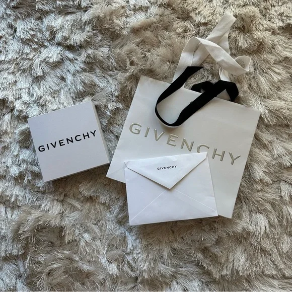 NWB Givenchy 4G Golden Crystal Chain Logo Bracelet - Picture 10 of 12